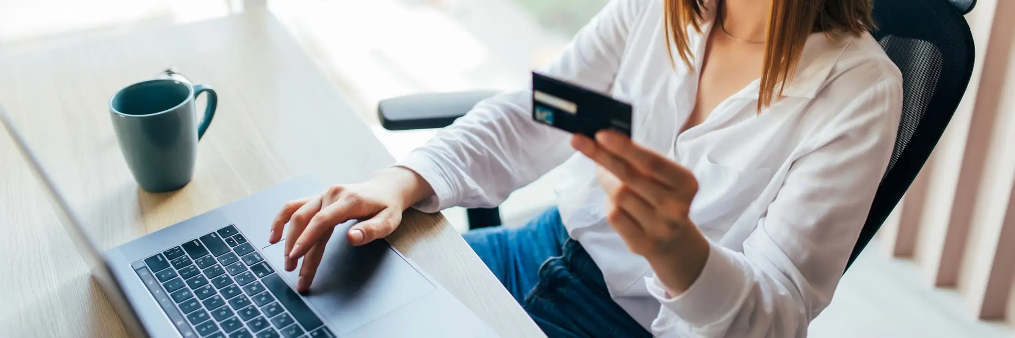 <h1><strong>E</strong>-kereskedelem</h1>
<h2>Ismerje meg E-kereskedelmi szolgáltatásainkat!</h2>