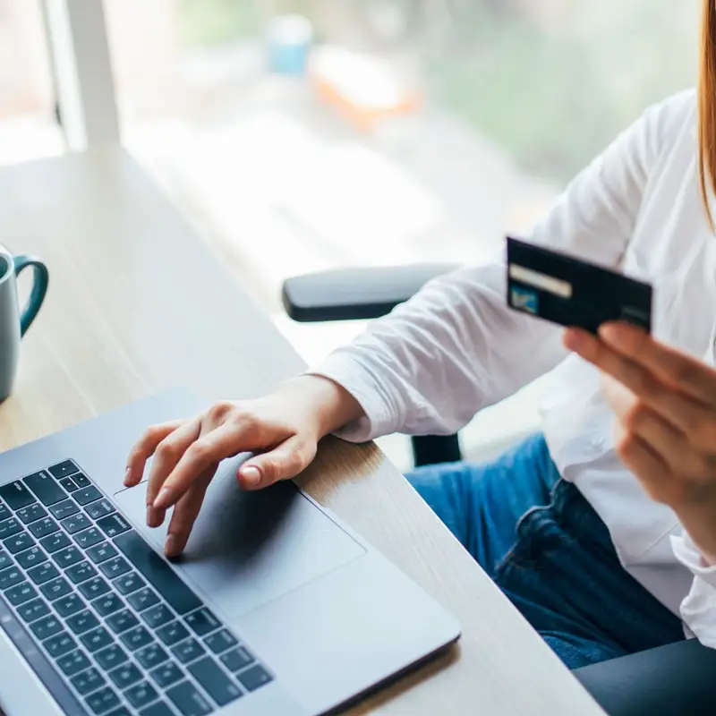 <h1><strong>E</strong>-kereskedelem</h1>
<h2>Ismerje meg E-kereskedelmi szolgáltatásainkat!</h2>